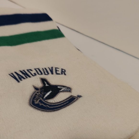 Vancouver Canucks Soccer Style Scarf Hockey NHL Clean NEW Never Used - Picture 2 of 5